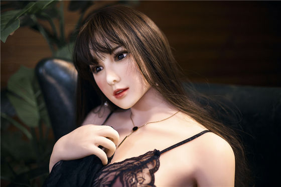comprar Muñeca asiática sexy de 163 cm Cabello largo negro Naturaleza Piel con encaje negro Vestidos de encaje Medios pechos Fabricación en línea