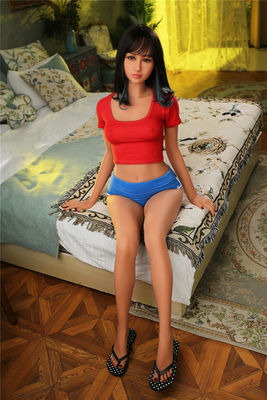 Muñeca sexual para adultos delgada TPE de Estados Unidos tamaño natural atlético chino pelo negro corto pequeñas bobas con piel bronceada oscura